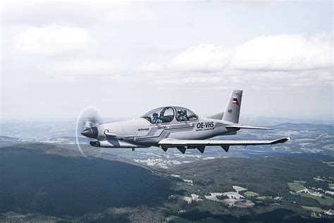 Diamond turboprop takes first flight - AOPA