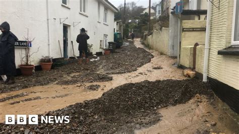 North Devon flooding: Homes evacuated after landslides hit - BBC News