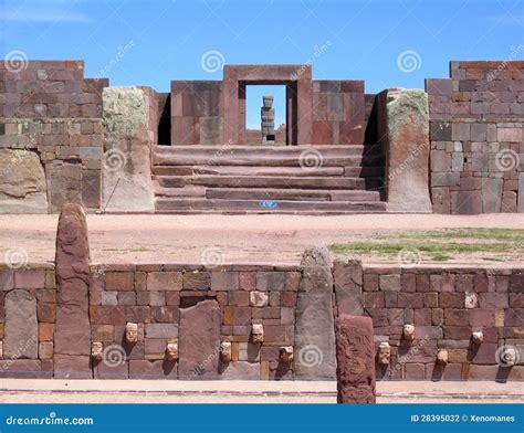 Bolivia, Tiwanaku Ruins, Pre-Inca Kalasasaya & Lower Temples Stock Photography - Image: 28395032