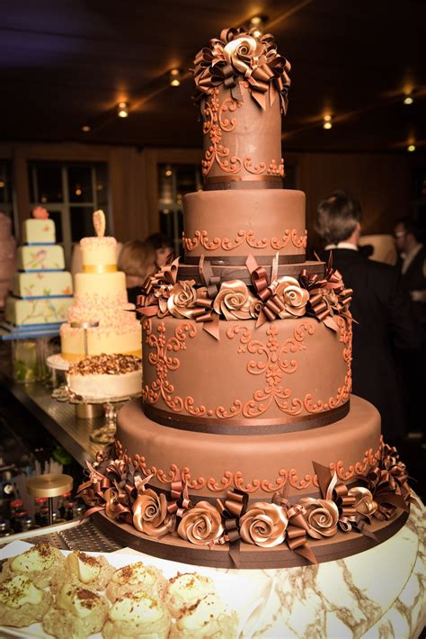 9 Most Extravagant And Expensive Celebrity Wedding Cakes