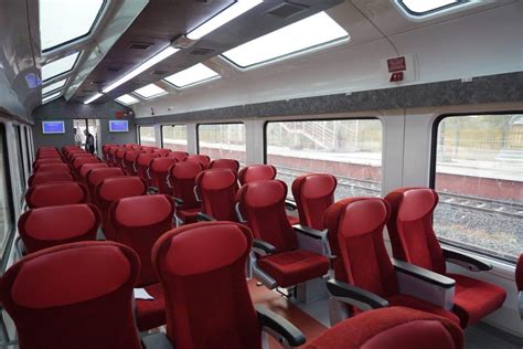 Gandhinagar – Mumbai Shatabdi Express gets Vistadome coach | DeshGujarat