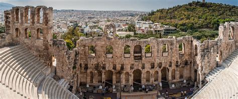 The theatre experience in Athens | Discover Greece