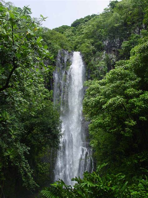 Wailua Falls (Maui) - Satisfying Roadside Falls on Hana Hwy