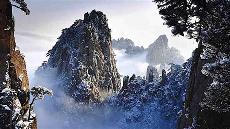 Alternative Asian News TV: Huangshan Mountains, China in Winter Photo