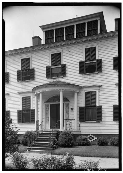 1940 DETAIL OF FRONT (NORTHEAST). - Hayes Manor, East Water Street vicinity, Edenton, Chowan C ...