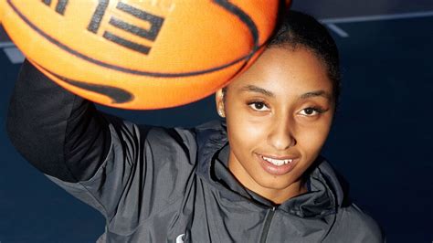 No. 1 women's basketball recruit Juju Watkins commits to USC - ESPN