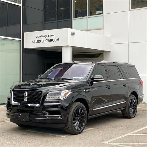 2020 Lincoln Navigator Black with Black Alloy Wheels and Chrome Delete Package in 2021 | Dream ...