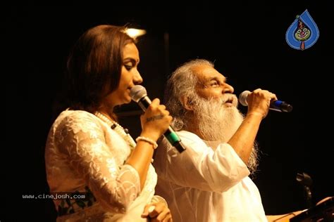 KJ Yesudas Live Concert Photos - Photo 2 of 8