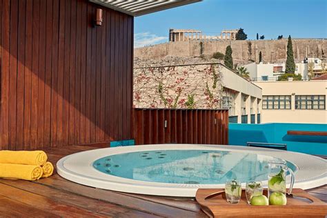 The 6 Best Hotels Near the Acropolis | kimkim