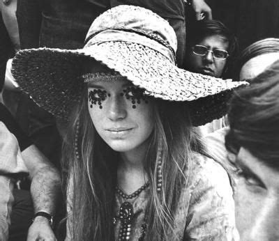 Hippy style - floppy hat, beads, kaftans etc Mode Hippie, Hippie Look, Hippie Style, Hippie ...