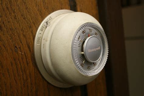 How To Reset Honeywell Thermostat Old Model?