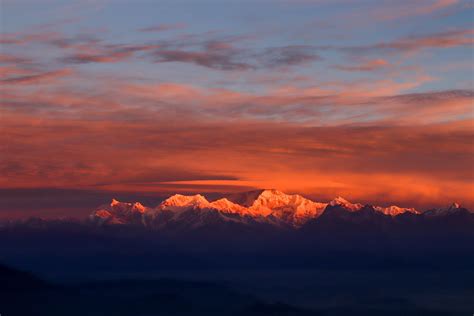 Mt.Kanchenjunga From Tiger Hill, Darjeeling [OC] [3984x2656] : r/EarthPorn