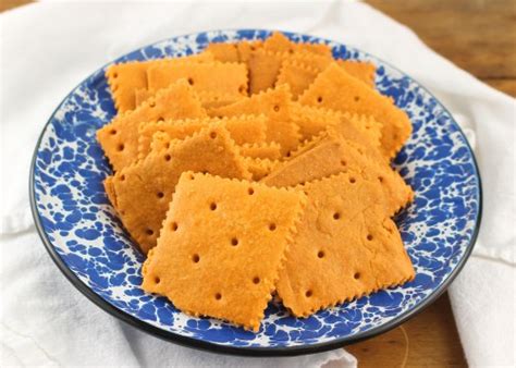 Crispy Homemade Cheddar Crackers #BreadBakers – Palatable Pastime Palatable Pastime