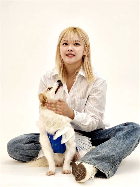 Jeongyeon x Ansung Animal Care Center 2023 Donation Calendar - Twice ...