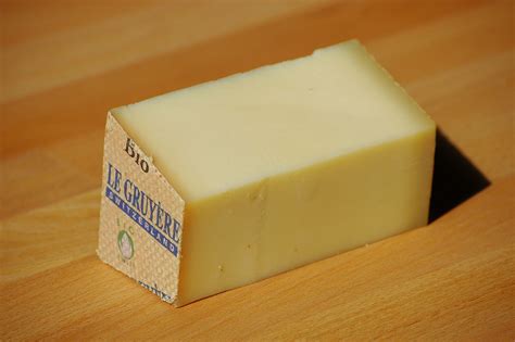 Gruyère cheese - Wikipedia