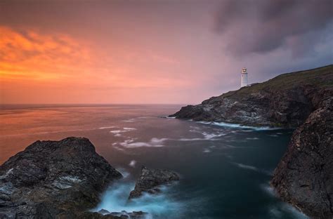 What a dramatic shot of Trevose Head Lighthouse - thanks @through_the ...