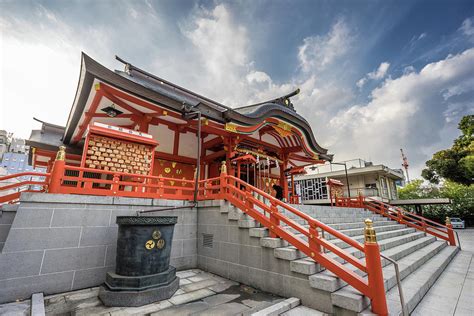 Hanazono Jinja Shinto shrine, Tokyo Photograph by Manuel Ascanio