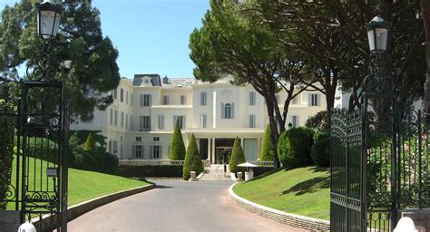 Entrance to Eden Roc | French riviera, Hotel, European hotel