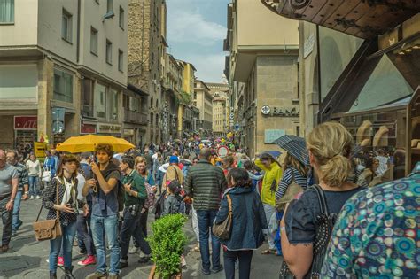 5 Places for Shopping on a Budget in Florence - Where to Go Shopping like a Local in Florence ...