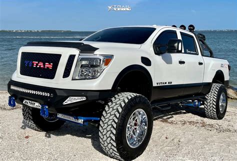 2018 Nissan Titan Wheel Offset Aggressive > 1" Outside Fender ...