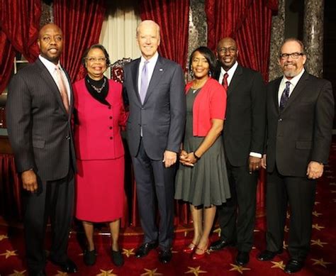 Photo 2 | Scott makes history as he is sworn in to U.S. Senate | GreerToday.com