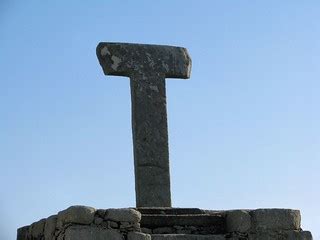 Tau Cross,Tory Island | The Tau Cross (a t-shaped cross) is … | Flickr