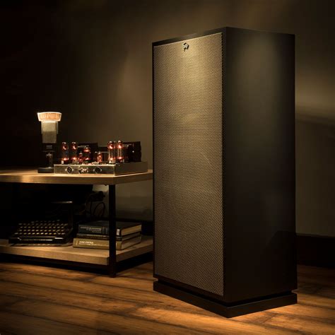 Two Decades On Klipsch Brings Back The Forte Loudspeaker