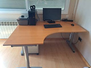 Mesa escritorio ikea galant de segunda mano por 50 EUR en Cornella de Llobregat en WALLAPOP