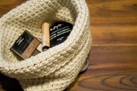 five sixteenths blog: Make it Monday // Easy Crochet Fold over Bag