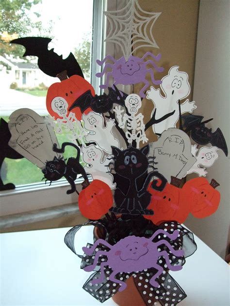 A Crafty Chick: Cricut Halloween Decoration