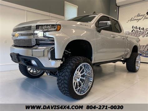 2019 Chevrolet Silverado 1500 Crew/Double Cab LT Lifted 4x4 Pickup