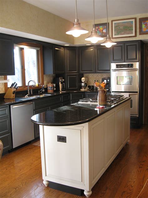 Kitchen Cabinet Refacing: A Guide To The Process And Benefits - Kitchen ...