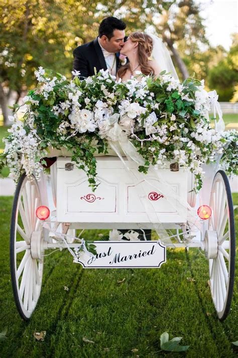 Tips and ideas for the most romantic wedding photos this wedding season. | Wedding carriage ...