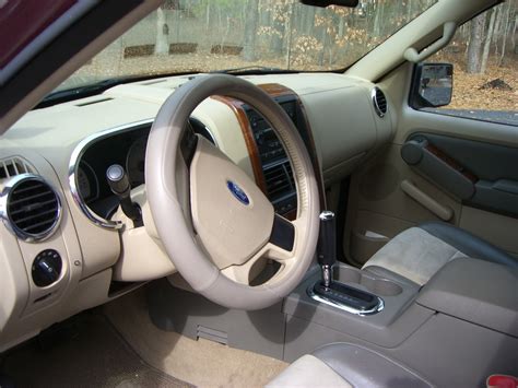 2006 Ford Explorer - Interior Pictures - CarGurus