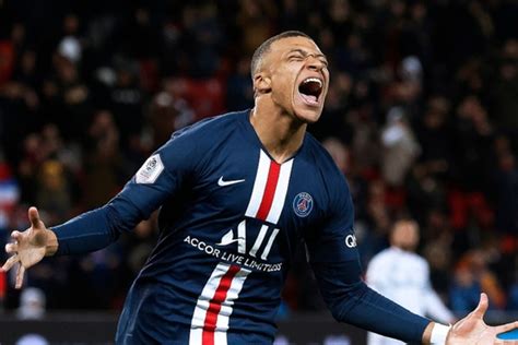 PSG have lost 370 million euros due to Mbappe's contract. | Marca