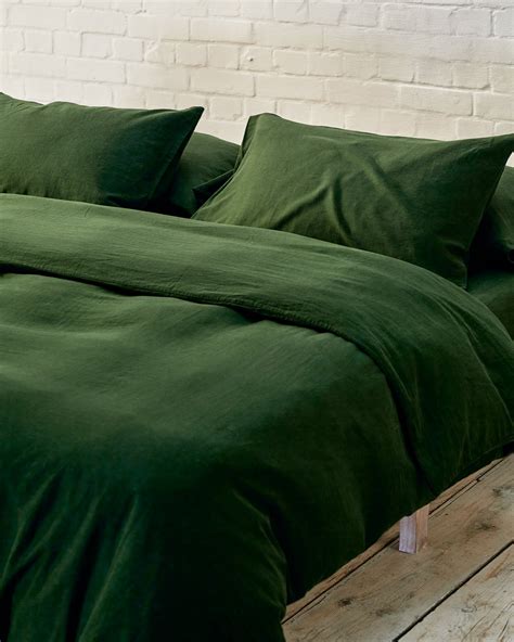 Dark Green Bedding Set with Duvet & Pillows | beddable