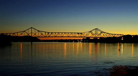 Silver Memorial Bridge at dusk | As seen from Tu-Endie Wie P… | Flickr