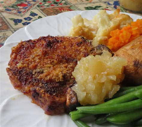 The English Kitchen: Pork Chops & Applesauce