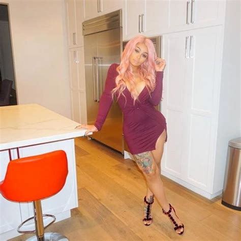 Blac Chyna flaunts her pink neon hair and ample cleavage in racy Instagram posts - Photos,Images ...