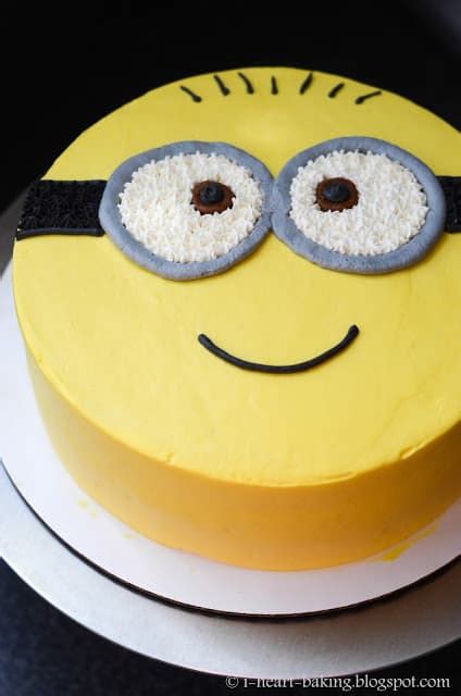 Make A Delightfully Despicable Minion Cake