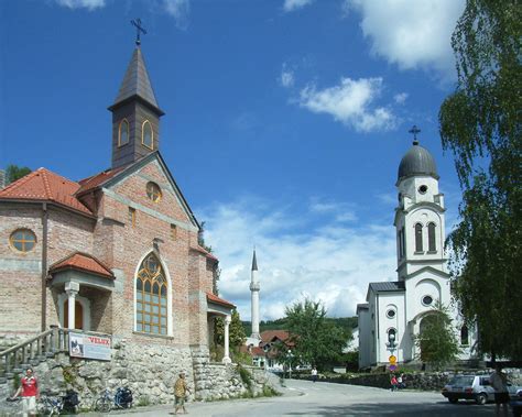 File:Bosanska Krupa Churches.JPG - Wikipedia