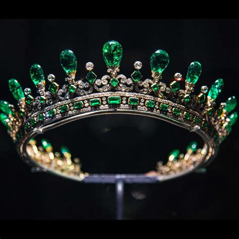 Queen Victoria and historic jewels exhibition review Kensington Palace ...