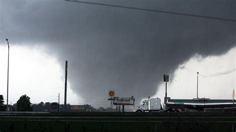 Tuscaloosa mayor feared 'thousands are gonna be dead' April 27, 2011