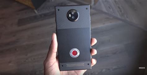 First Look at the RED Hydrogen One Holographic Smartphone