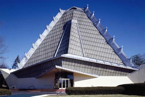 Frank Lloyd Wright's One and Only Synagogue