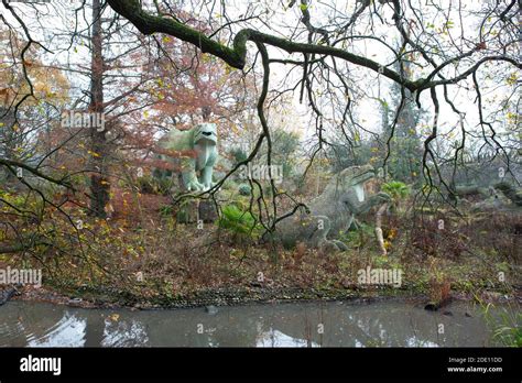 Crystal Palace Dinosaurs Stock Photo - Alamy