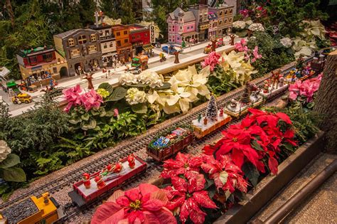 This Christmas Model Train Show In Wisconsin Will Delight Your Whole ...