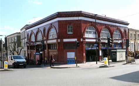 TfL told to stop ‘Ladies and Gentlemen' announcements at Tufnell Park tube station | Islington ...