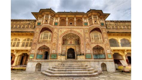 Heritage Walk Tour of Amber Fort in Jaipur, Rajasthan