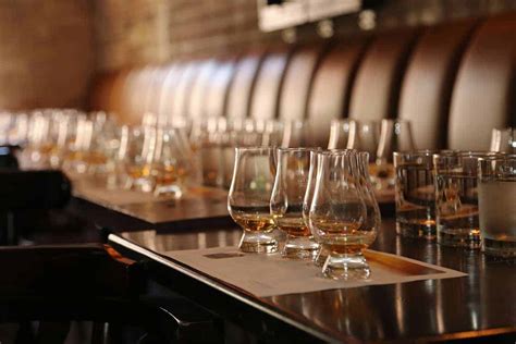 Tips To Conduct A Top-tier Whisky Tasting At Home - WhiskyFlavour